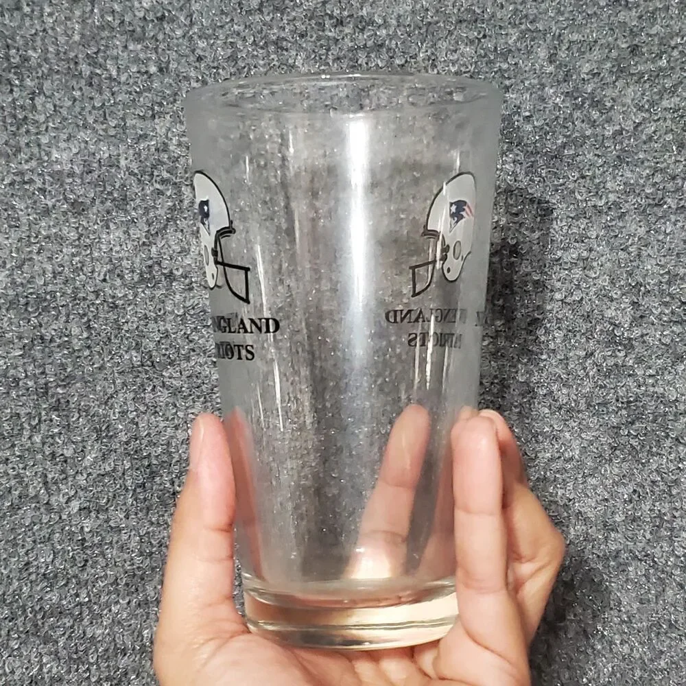 New England Patriots Pint Glass NFL Helmet Logo Spellout Barware Man Cave Party